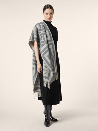 Kleid aus Wolle mit Glatt-Rechts-Strickverarbeitung