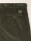 Pantalon Henry coupe chino cropped slim, velours côtelé stretch de coton et modal vert foncé | Jacob Cohën | Details 4