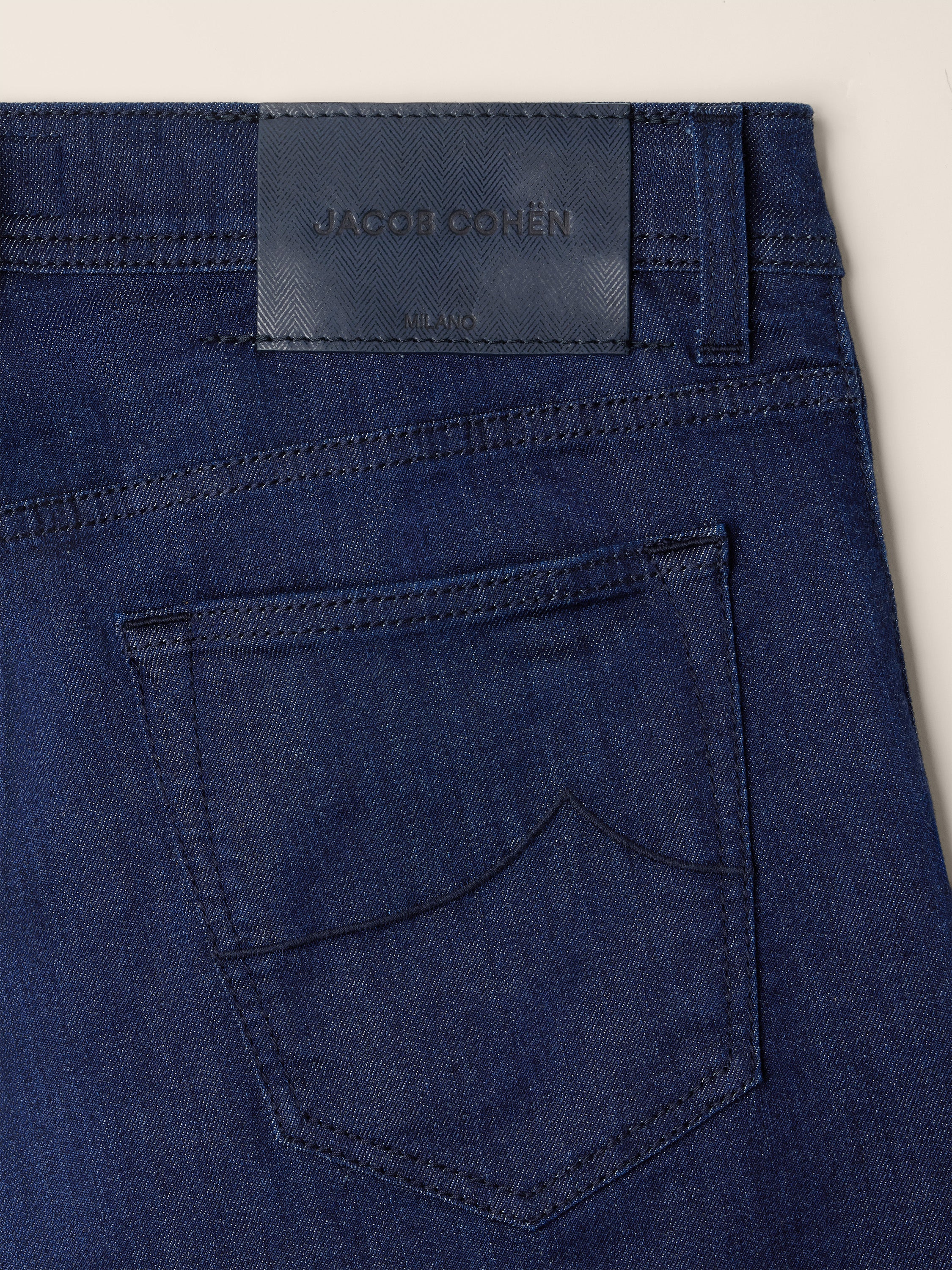 JACOB COHENpw688 ダークブルー ストレートデニム Men's Jeans: Regular, Slim & Straight | Jacob Cohën